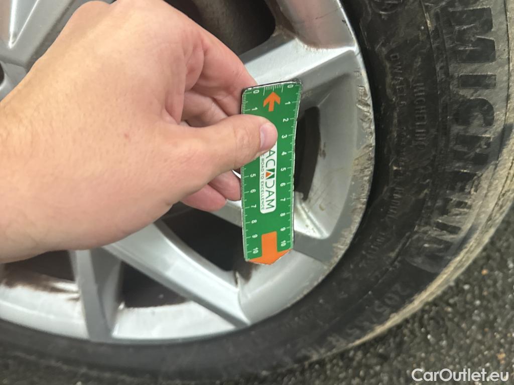  Seat  Leon SEAT  Sportstourer / 2020 / 5P / Break 1.0 eTSI 110 DSG S&S Style Business #16