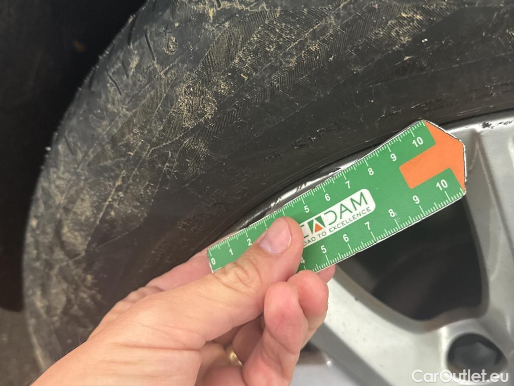  Seat  Leon SEAT  Sportstourer / 2020 / 5P / Break 1.0 eTSI 110 DSG S&S Style Business #12