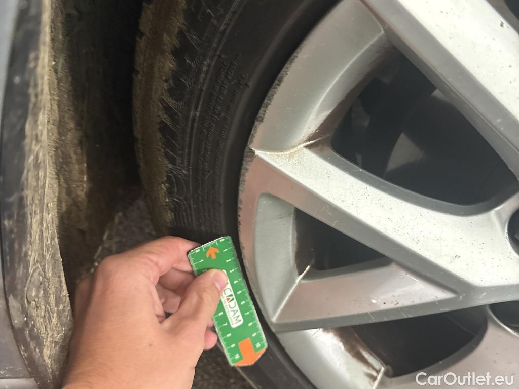  Seat  Leon SEAT  Sportstourer / 2020 / 5P / Break 1.0 eTSI 110 DSG S&S Style Business #15