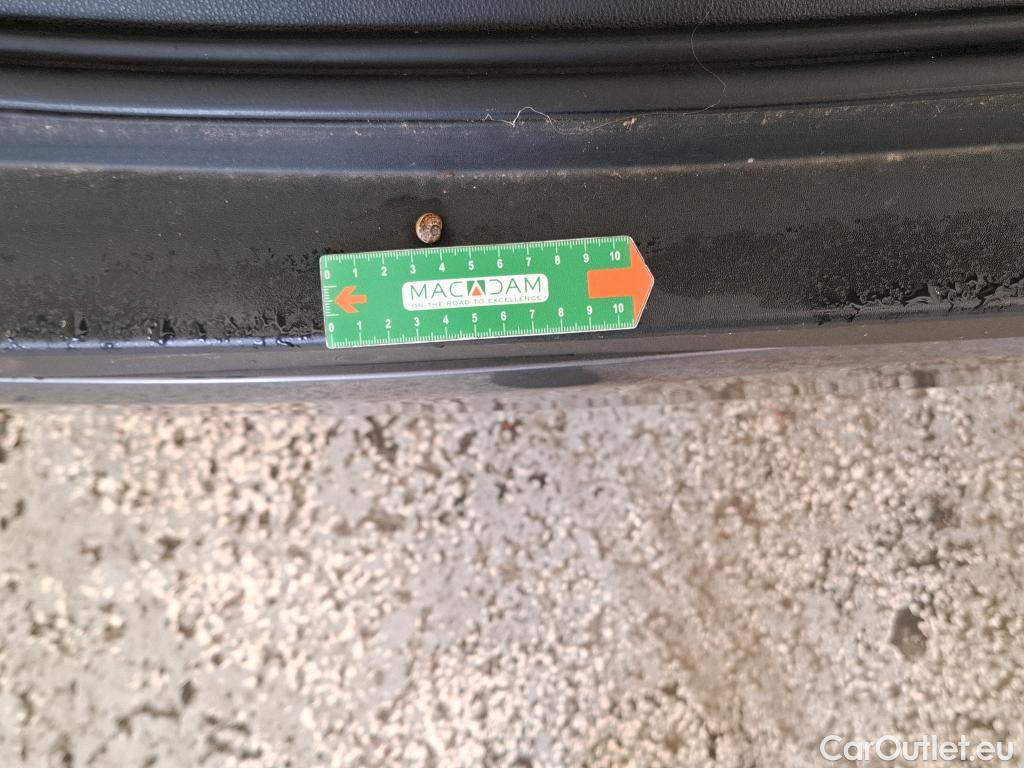  Toyota  RAV4 TOYOTA  Hybride / 2018 / 5P / SUV 2WD Dynamic Business #8