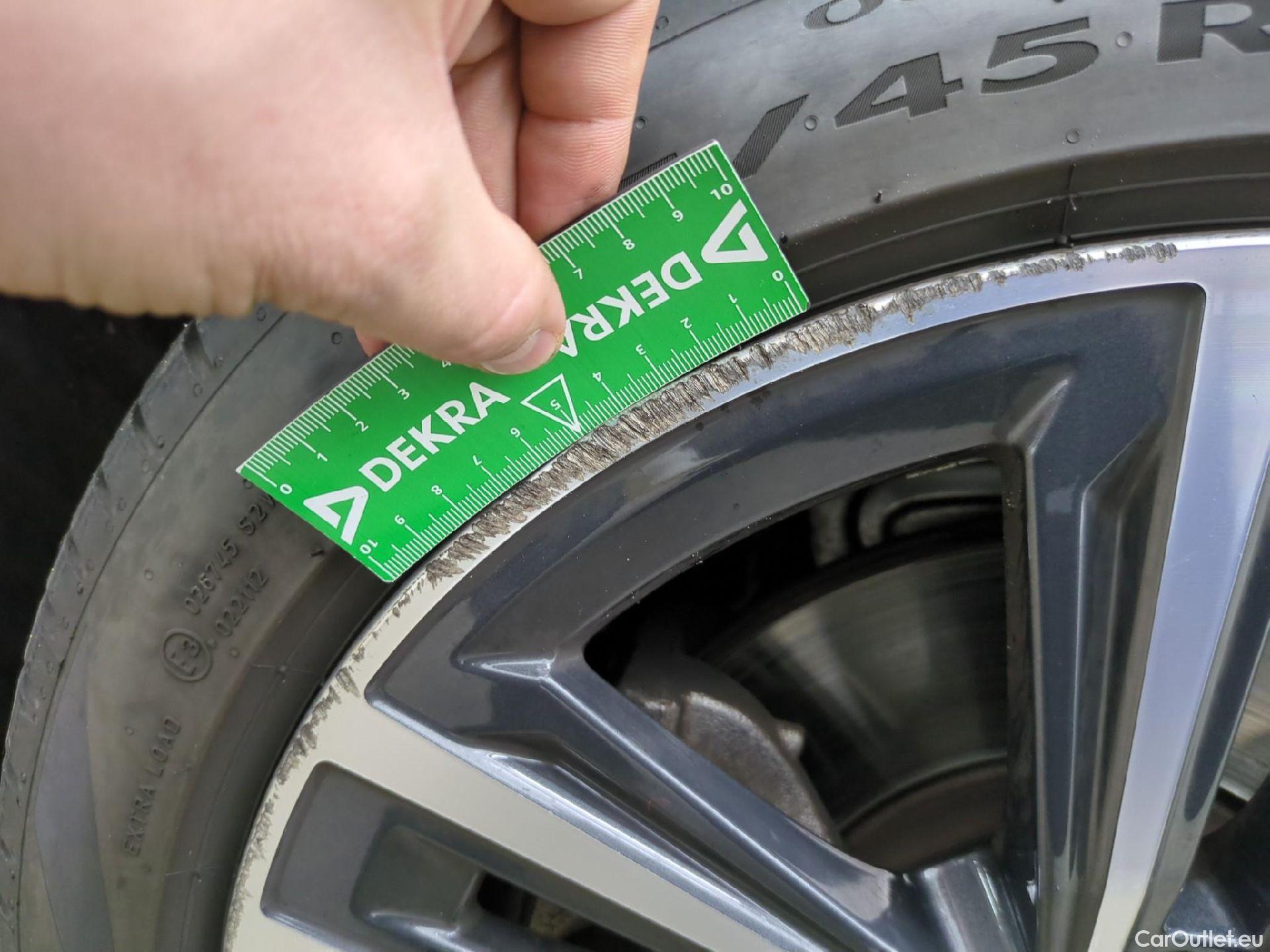  Bmw  Serie 1 Série 1 Berline 118 i Lounge 1.5 135CV BVA7 E6d #4