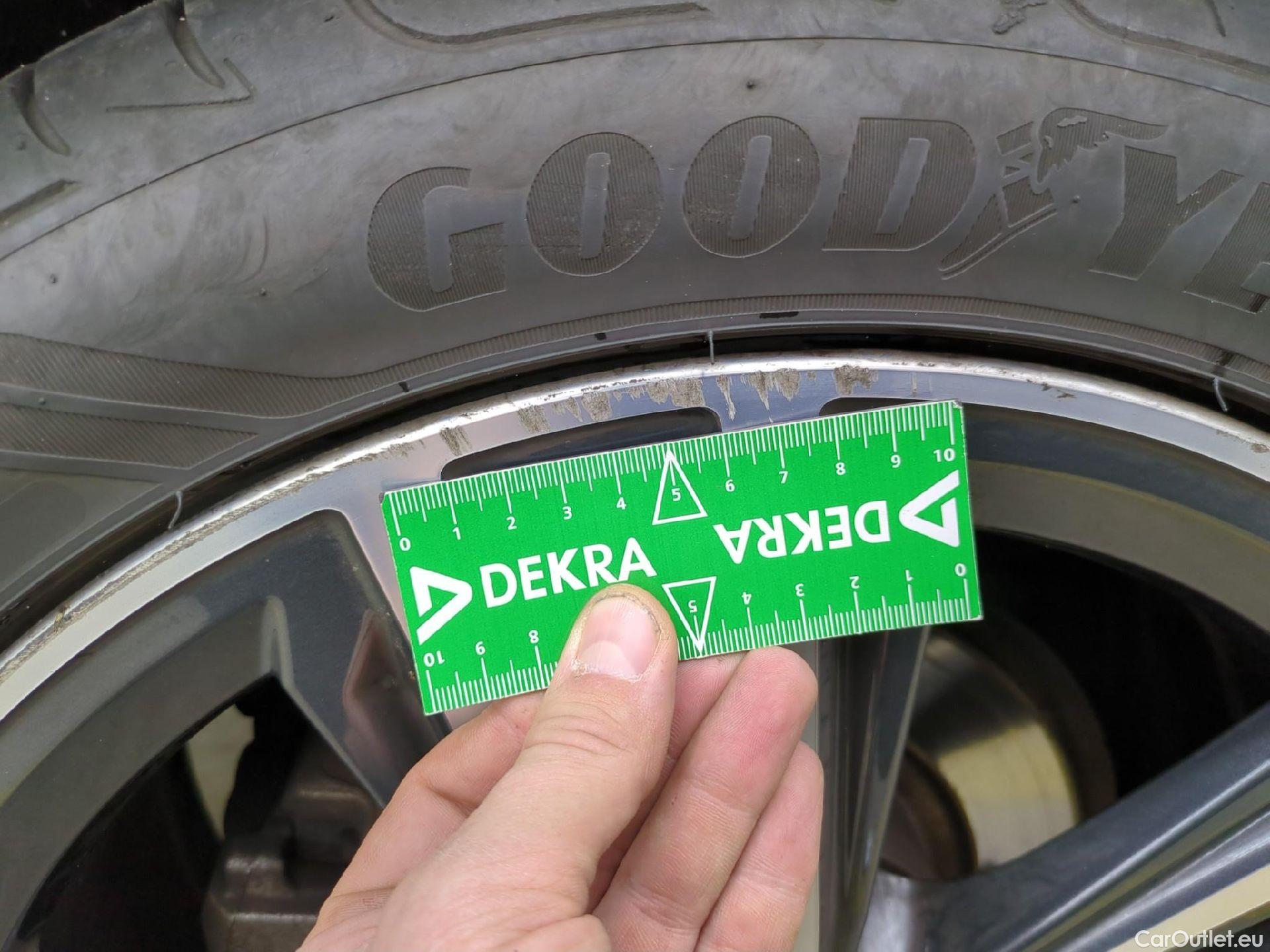  Bmw  Serie 1 Série 1 Berline 118 i Lounge 1.5 135CV BVA7 E6d #13