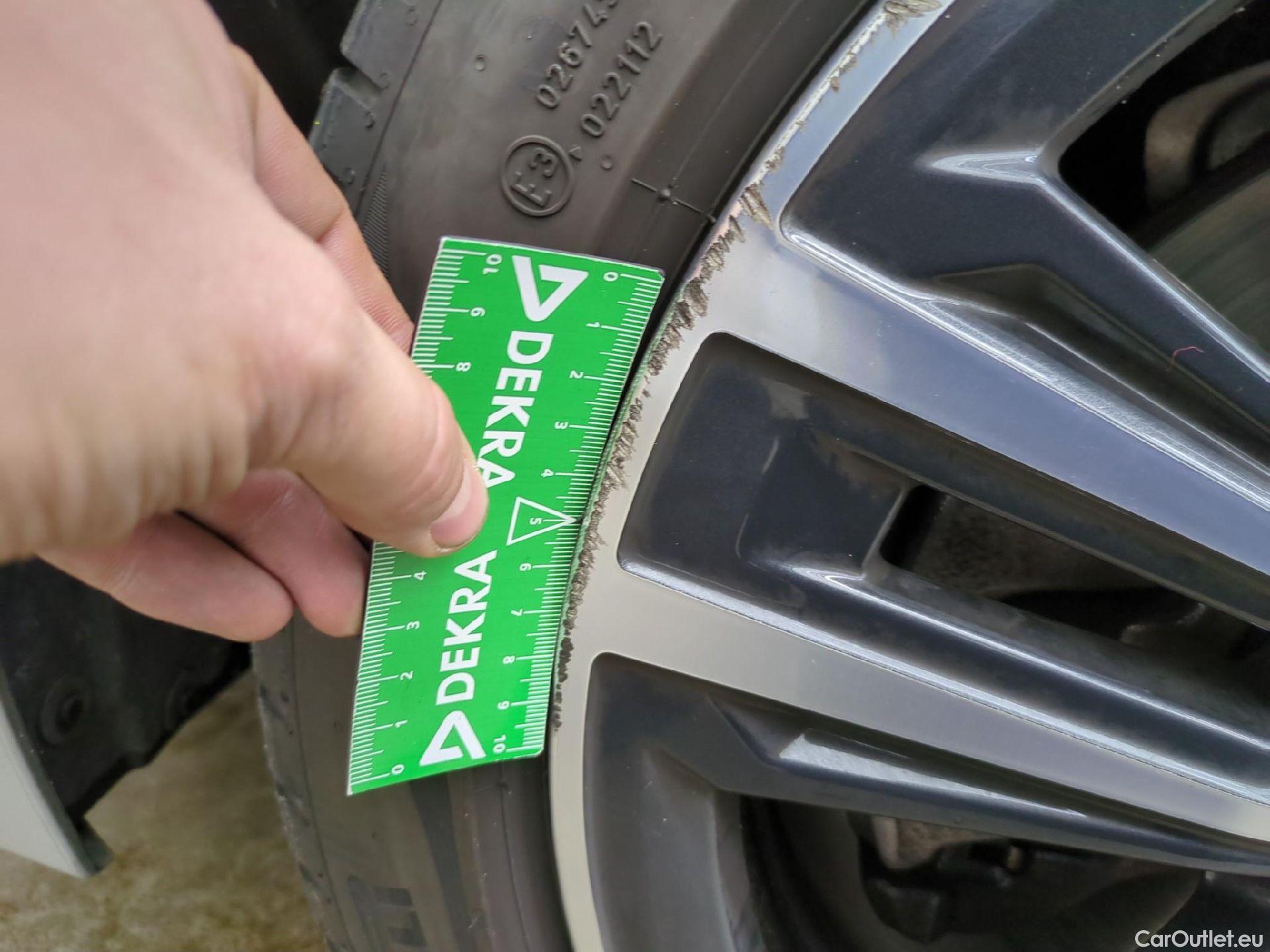  Bmw  Serie 1 Série 1 Berline 118 i Lounge 1.5 135CV BVA7 E6d #5