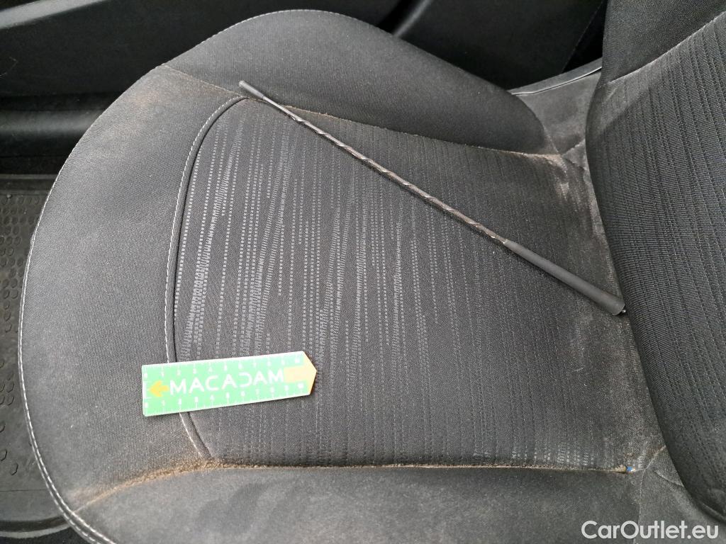  Peugeot  208  Affaire Confort 1.0 PureTech 70CV BVM5 E5 #19