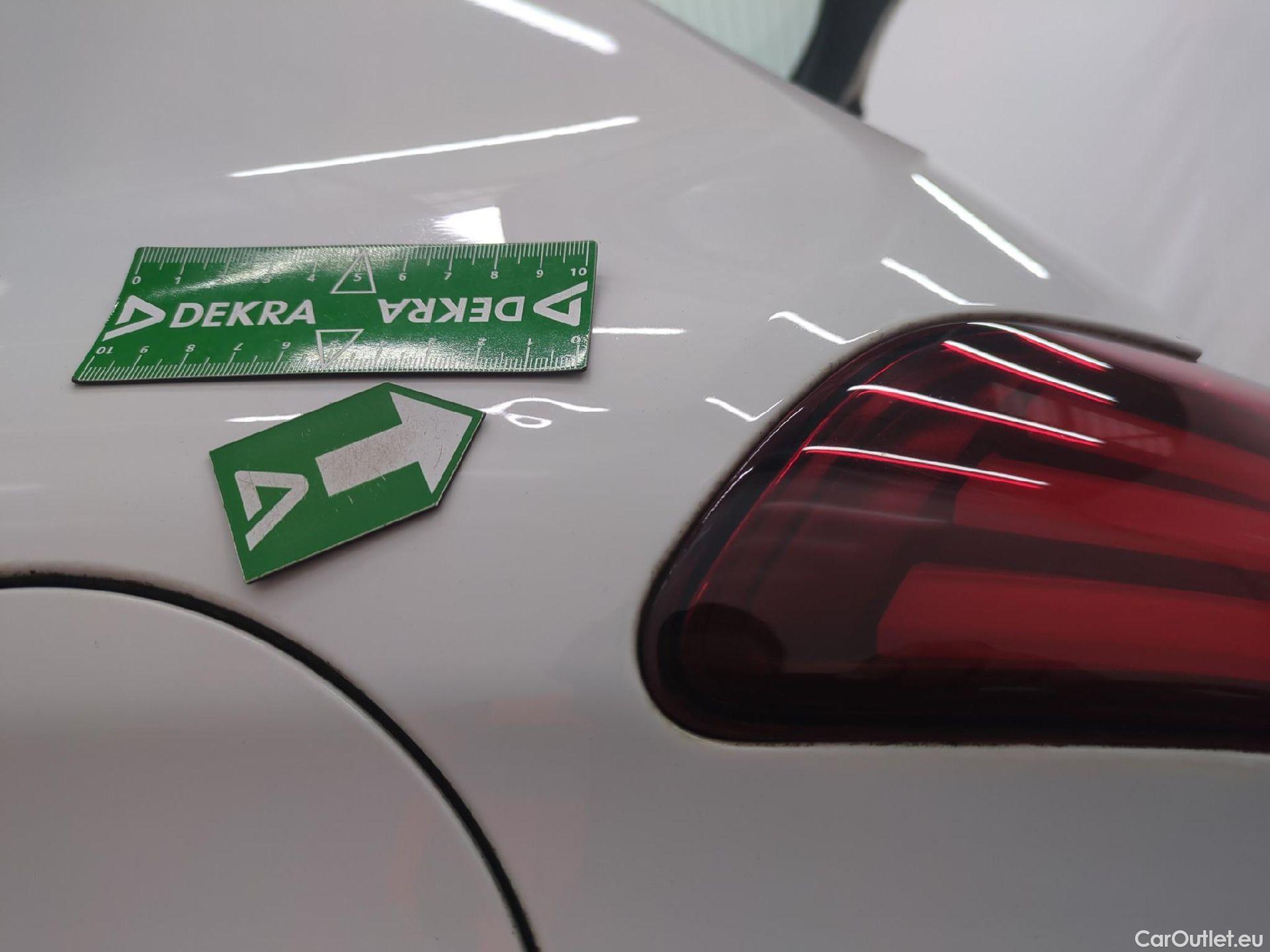  Peugeot  208  Affaire Premium Pack 1.2 80CV BVM5 E6dT #26