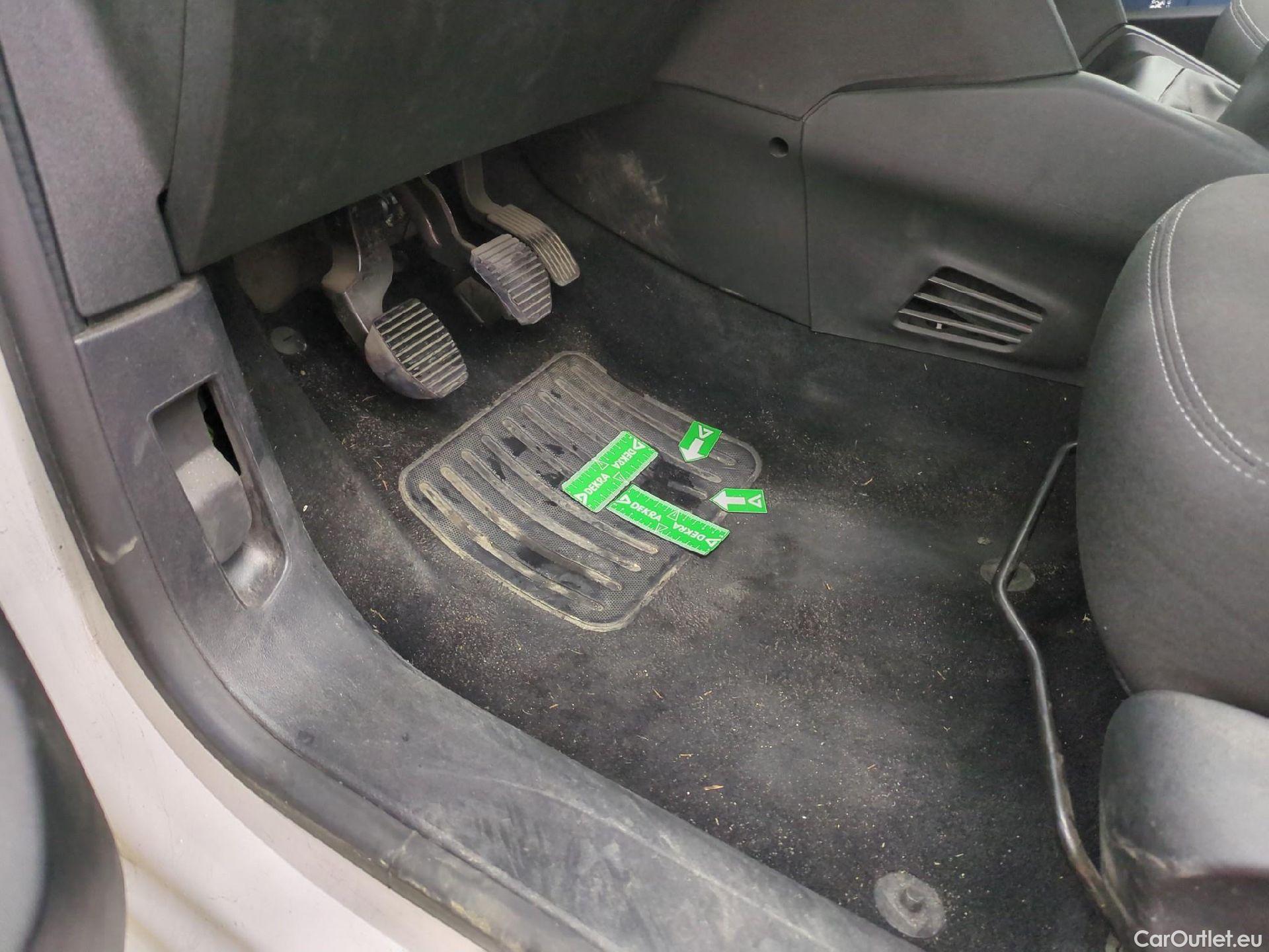  Peugeot  208  Affaire Premium Pack 1.2 80CV BVM5 E6dT #5