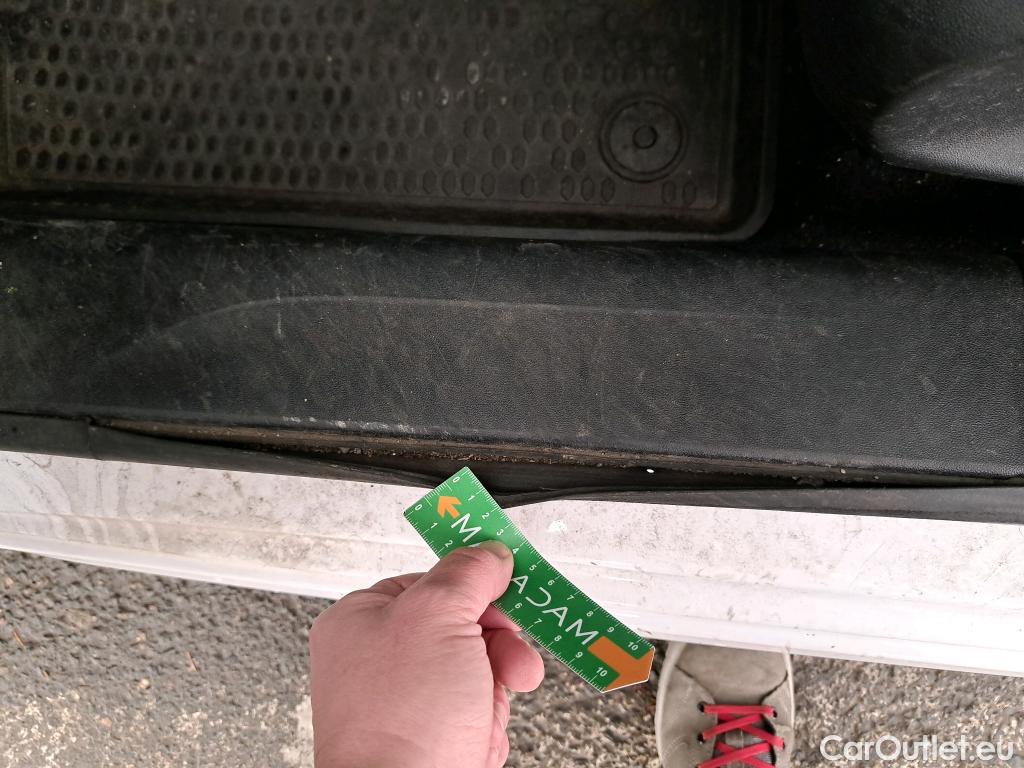  Peugeot  208  Affaire Confort 1.0 PureTech 70CV BVM5 E5 #17