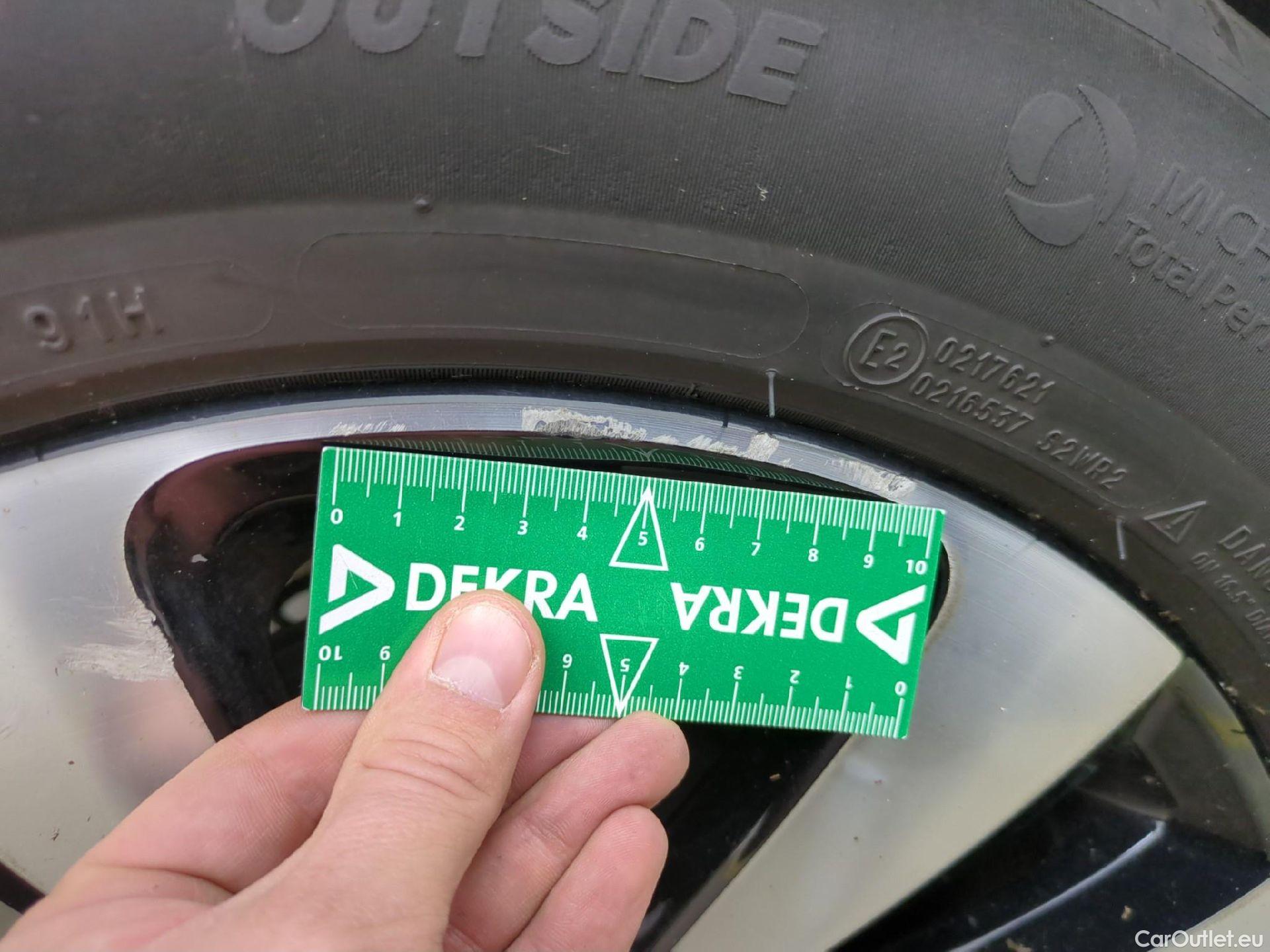  Citroen  C3  Shine Business 1.2 PureTech 80CV BVM5 E6d #16