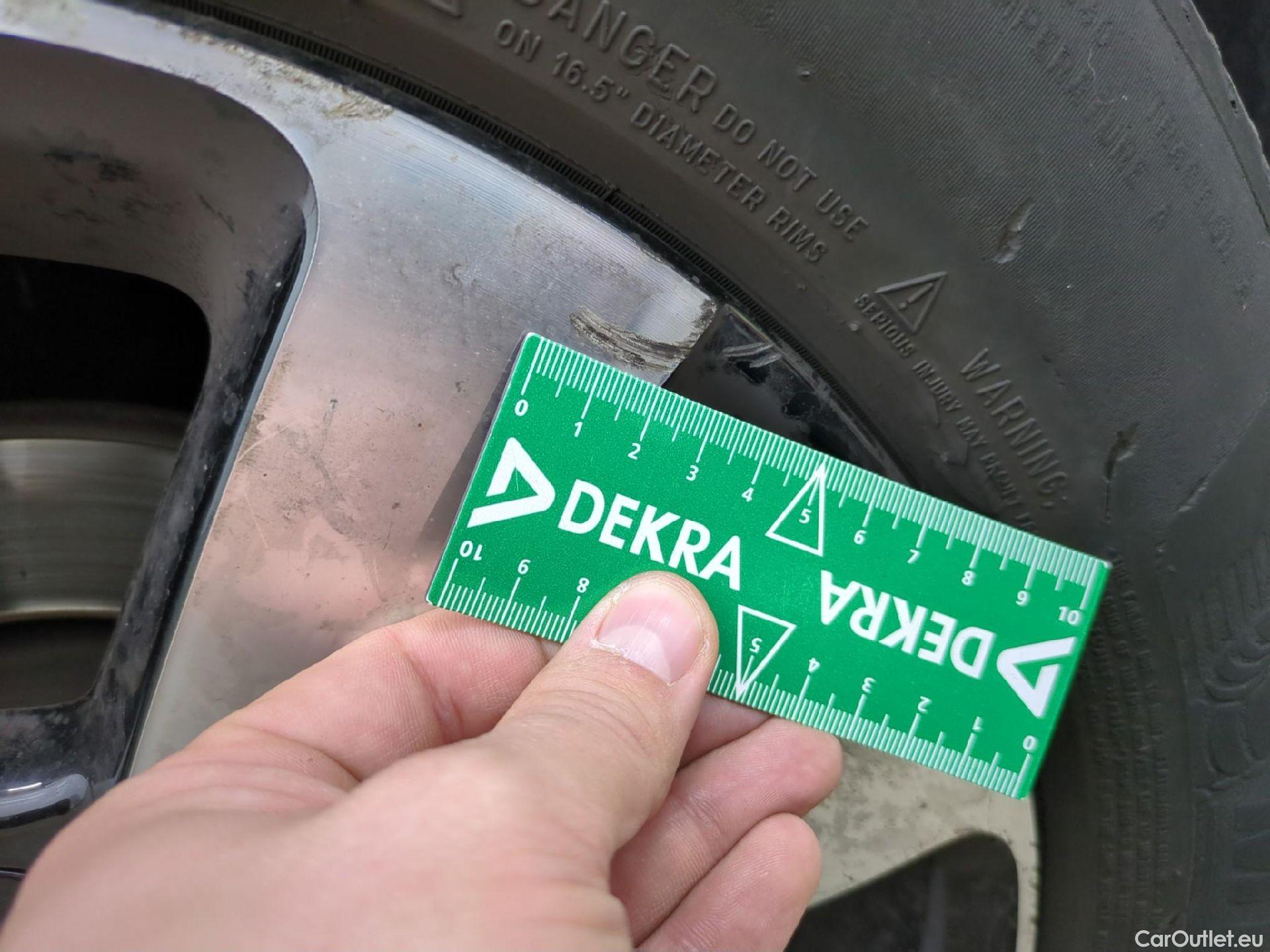  Citroen  C3  Shine Business 1.2 PureTech 80CV BVM5 E6d #5