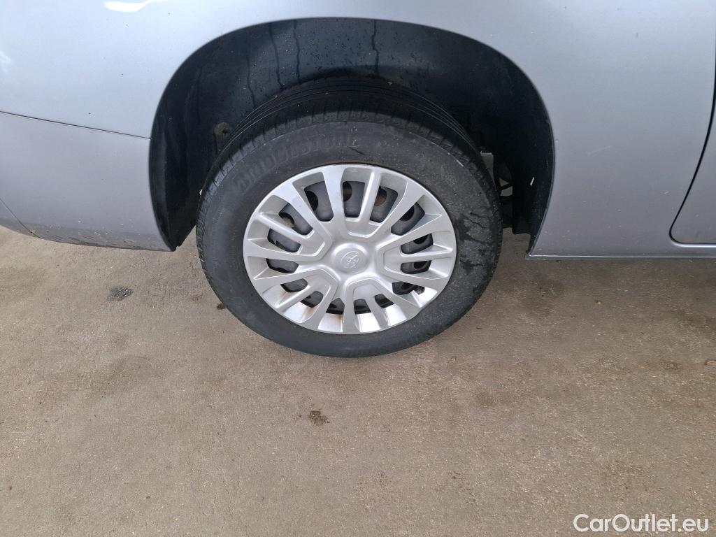  Toyota  Proace TOYOTA  City Verso / 2019 / 5P / monospace 1.2 LONG 110 VVT-I DYNAMIC #22