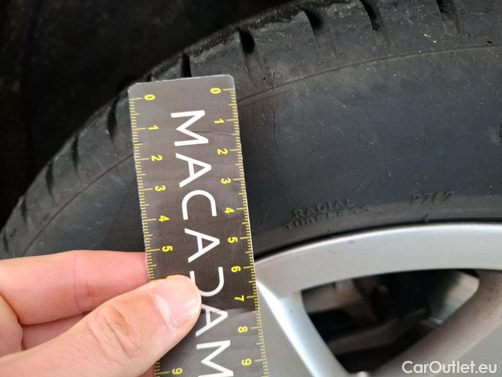  Volkswagen  Golf  VOLKSWAGEN / 2020 / 5P / Berline 2.0 TDI SCR 115 DSG7 Life Busi #38