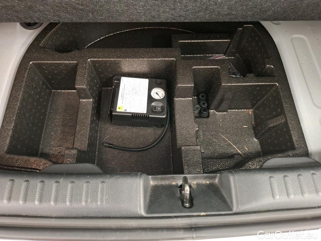  Toyota  Yaris TOYOTA  Hybride / 2019 / 5P / Berline Hybride 116h France Business Stage Acad #10