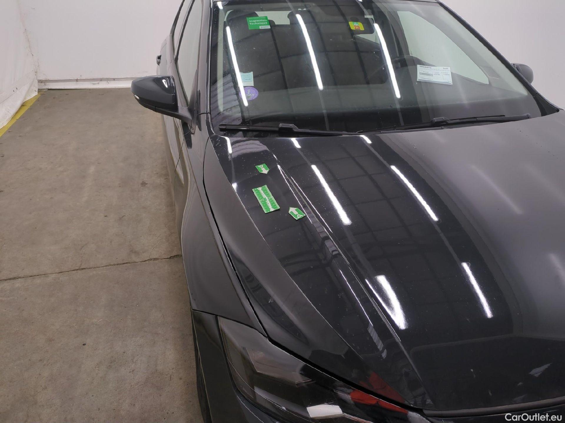  Volkswagen  Polo VOLKSWAGEN  / 2017 / 5P / Berline 1.0 TSI 95 Active(SP) #15