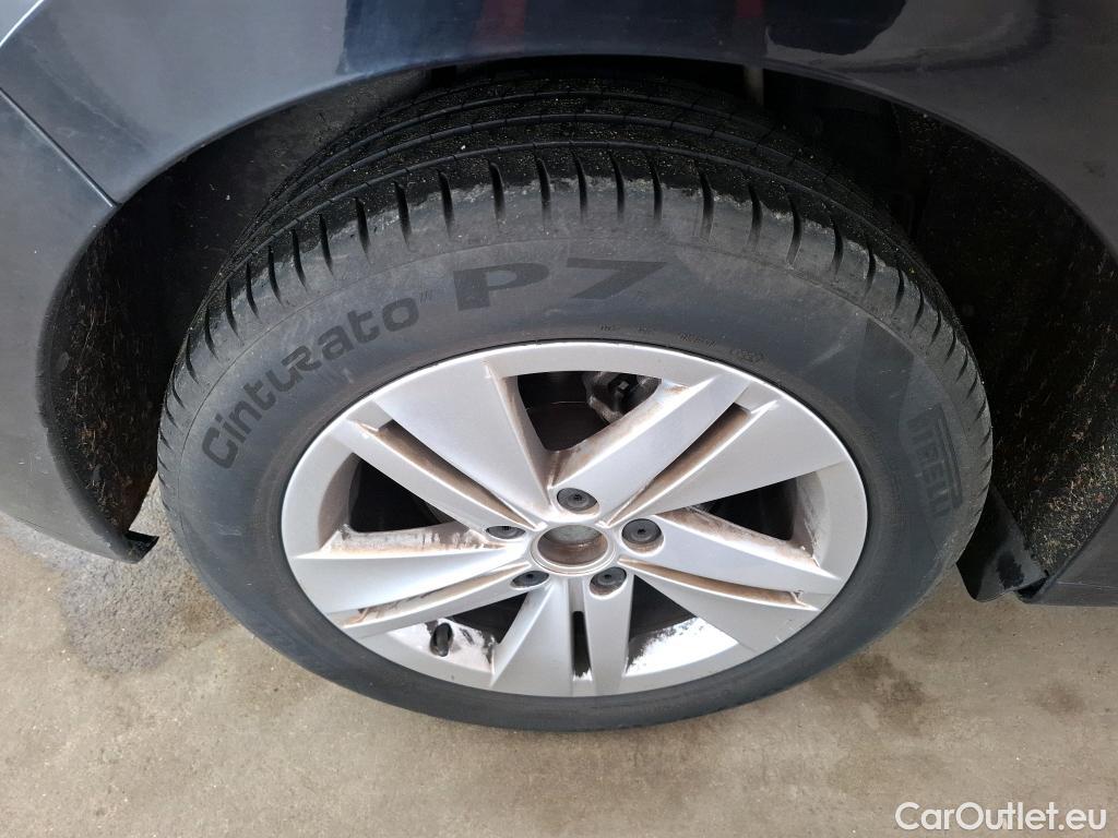  Volkswagen  Golf  VOLKSWAGEN / 2020 / 5P / Berline 2.0 TDI SCR 115 DSG7 Life Busi #80