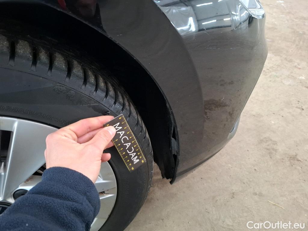  Volkswagen  Golf  VOLKSWAGEN / 2020 / 5P / Berline 2.0 TDI SCR 115 DSG7 Life Busi #78