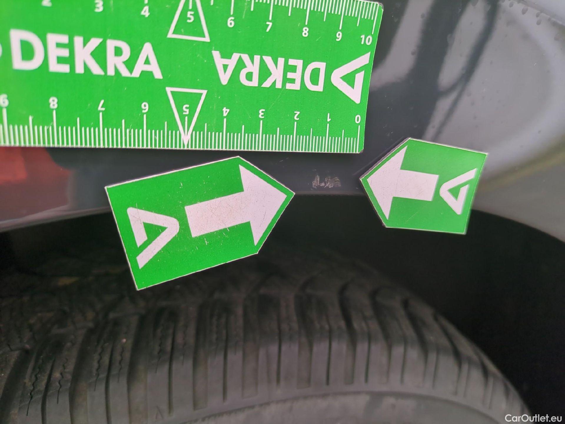  Volkswagen  Polo VOLKSWAGEN  / 2017 / 5P / Berline 1.0 TSI 95 Active(SP) #12