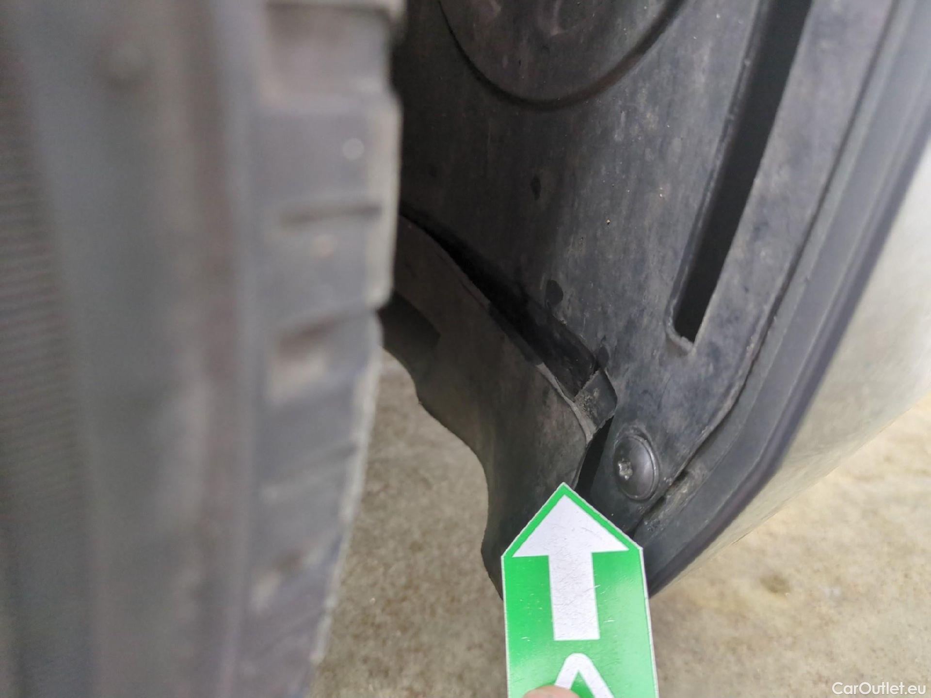  Volkswagen  Polo VOLKSWAGEN  / 2017 / 5P / Berline 1.0 TSI 95 Active(SP) #5