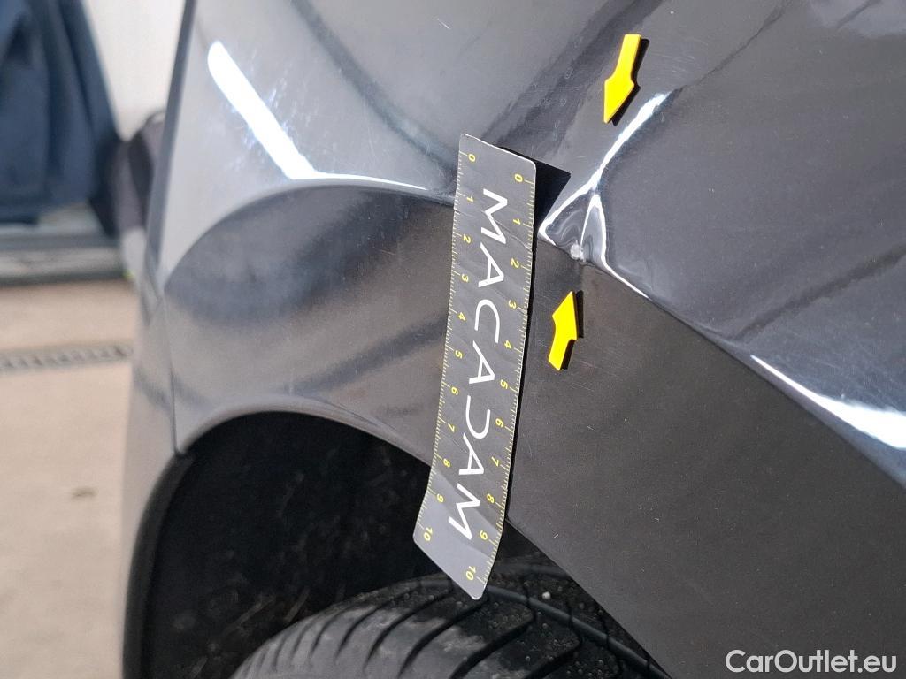  Volkswagen  Golf  VOLKSWAGEN / 2020 / 5P / Berline 2.0 TDI SCR 115 DSG7 Life Busi #90