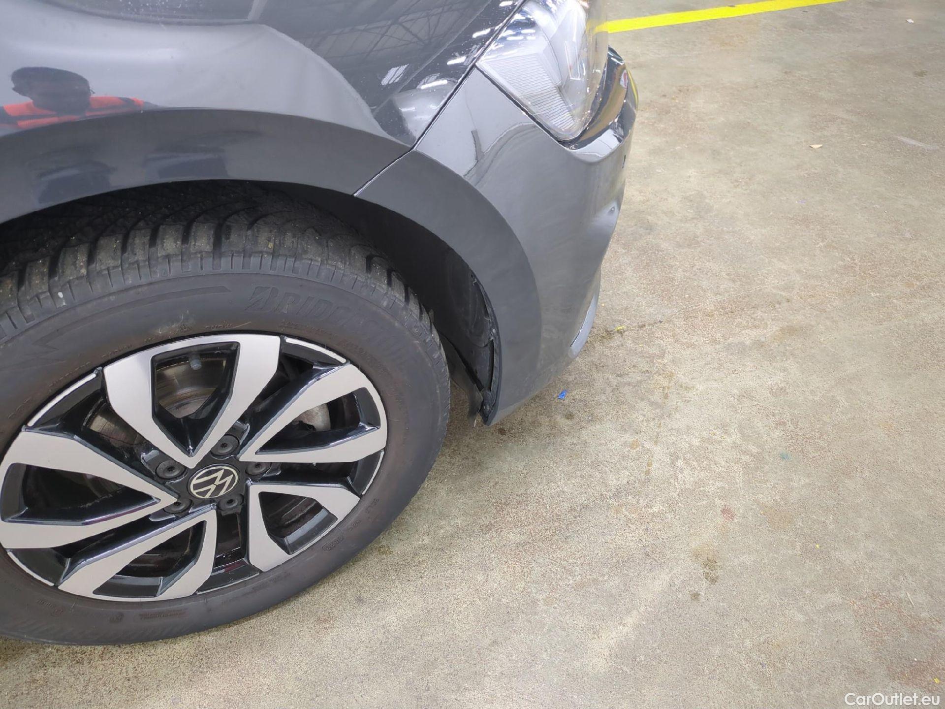  Volkswagen  Polo VOLKSWAGEN  / 2017 / 5P / Berline 1.0 TSI 95 Active(SP) #6