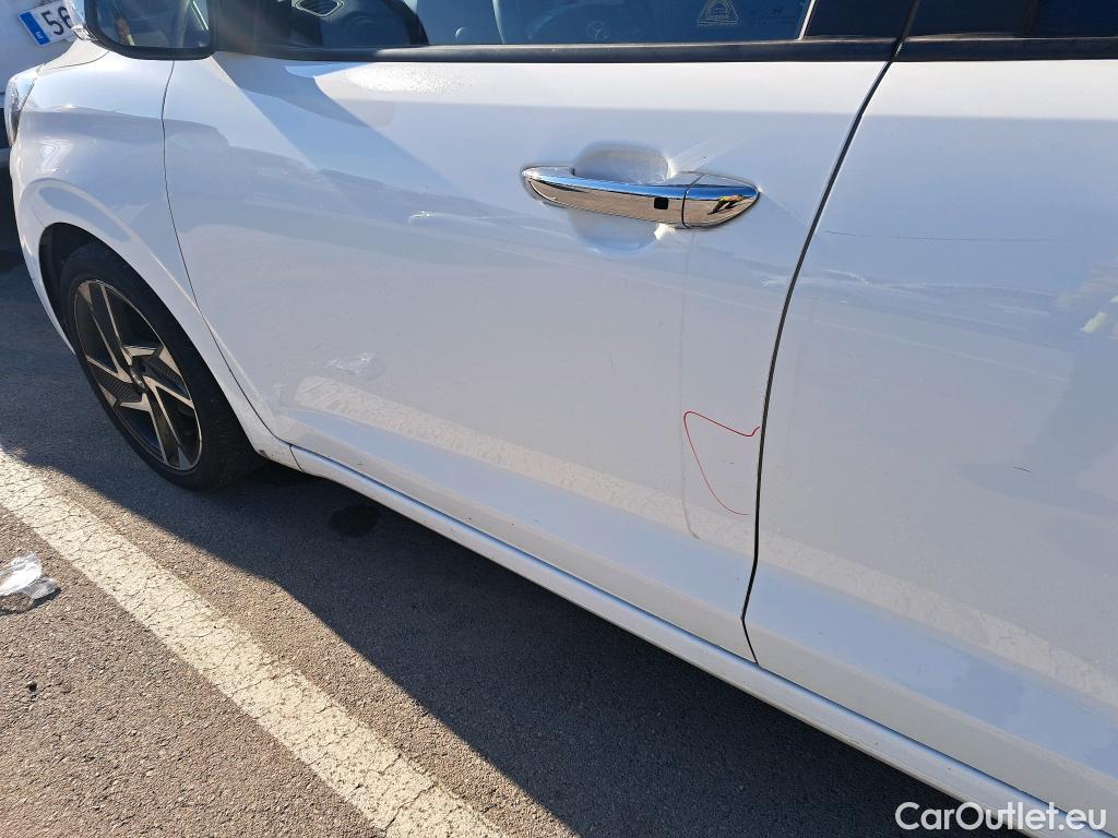  Hyundai  i10 HYUNDAI  / 2020 / 5P / berlina con portón 1.0 Tecno #6