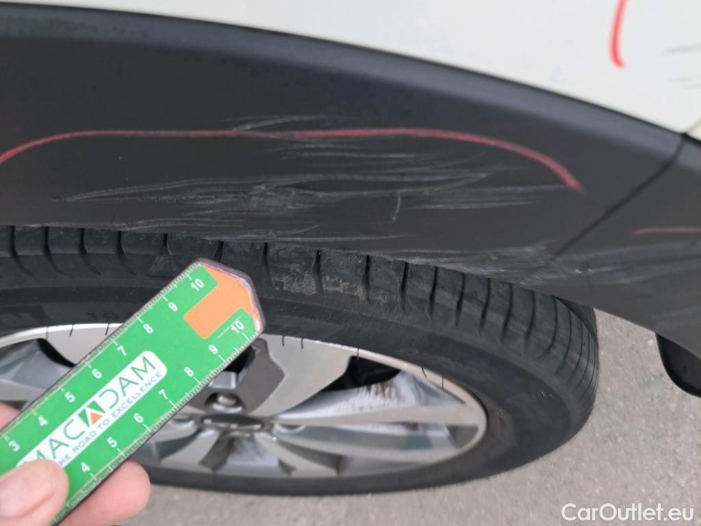  KIA  STONIC KIA  / 2017 / 5P / todoterreno 1.0 T-GDi 88kW (120CV) MHEV iMT Drive #32