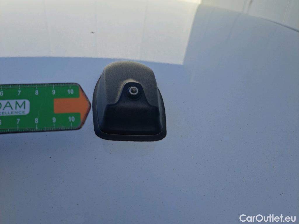  KIA  Rio KIA  / 2020 / 5P / berlina con portón 1.0 T-GDi 74kW (100CV) MHEV iMT Concept #35