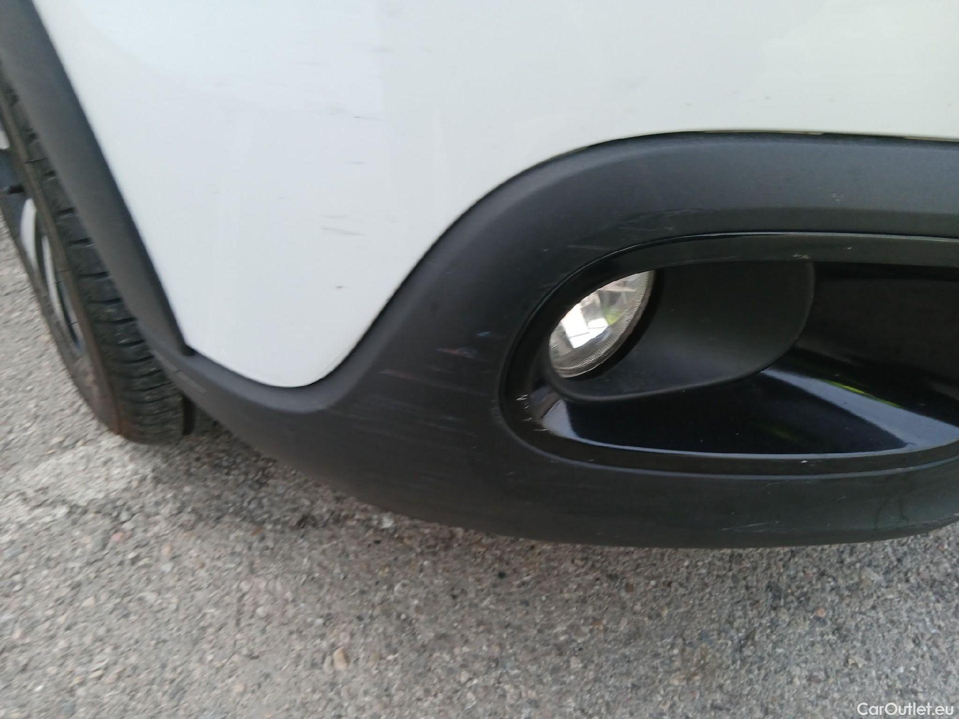  Citroen  C3 CITROEN  / 2020 / 5P / berlina con portón PureTech 60kW (83CV) Feel Pack (CX) #6