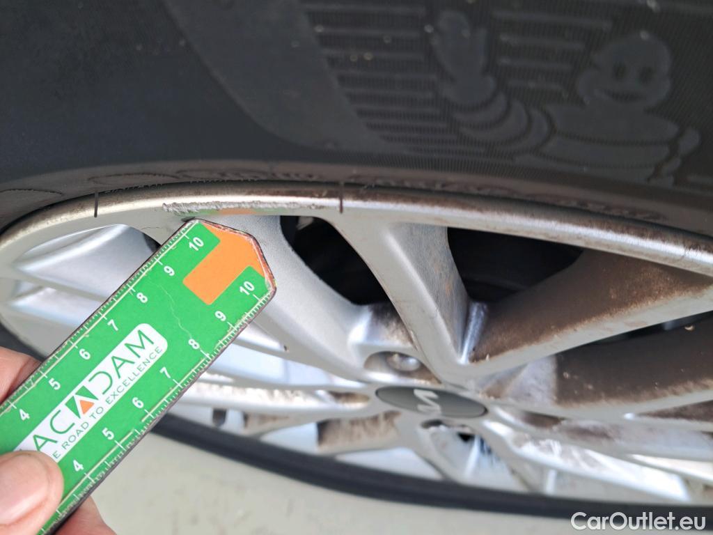  KIA  Rio KIA  / 2020 / 5P / berlina con portón 1.0 T-GDi 74kW (100CV) MHEV iMT Concept #14