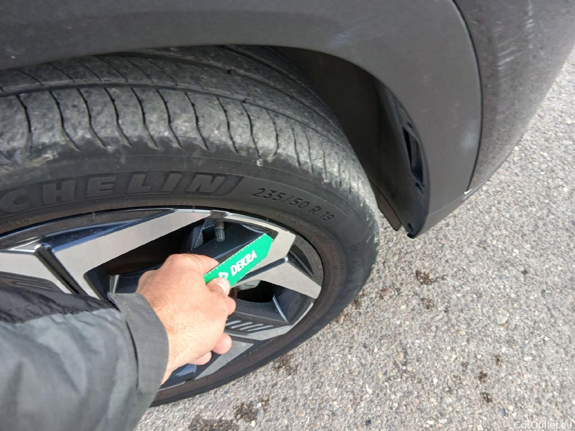  Hyundai  Tucson HYUNDAI  / 2020 / 5P / todoterreno 1.6 TGDI PHEV 195kW Tecno Sky Auto 4x4 #32