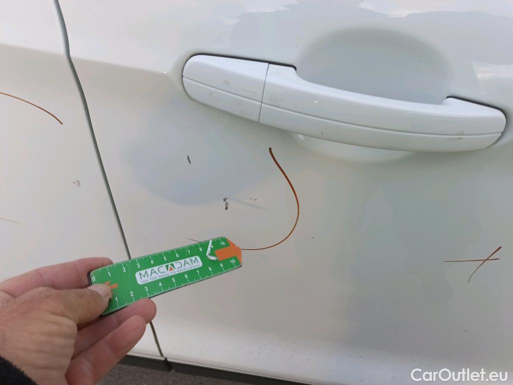  Ford  Kuga FORD  / 2016 / 5P / todoterreno 1.5 EcoBoost 88kW 4x2 Trend+ (CX) #12