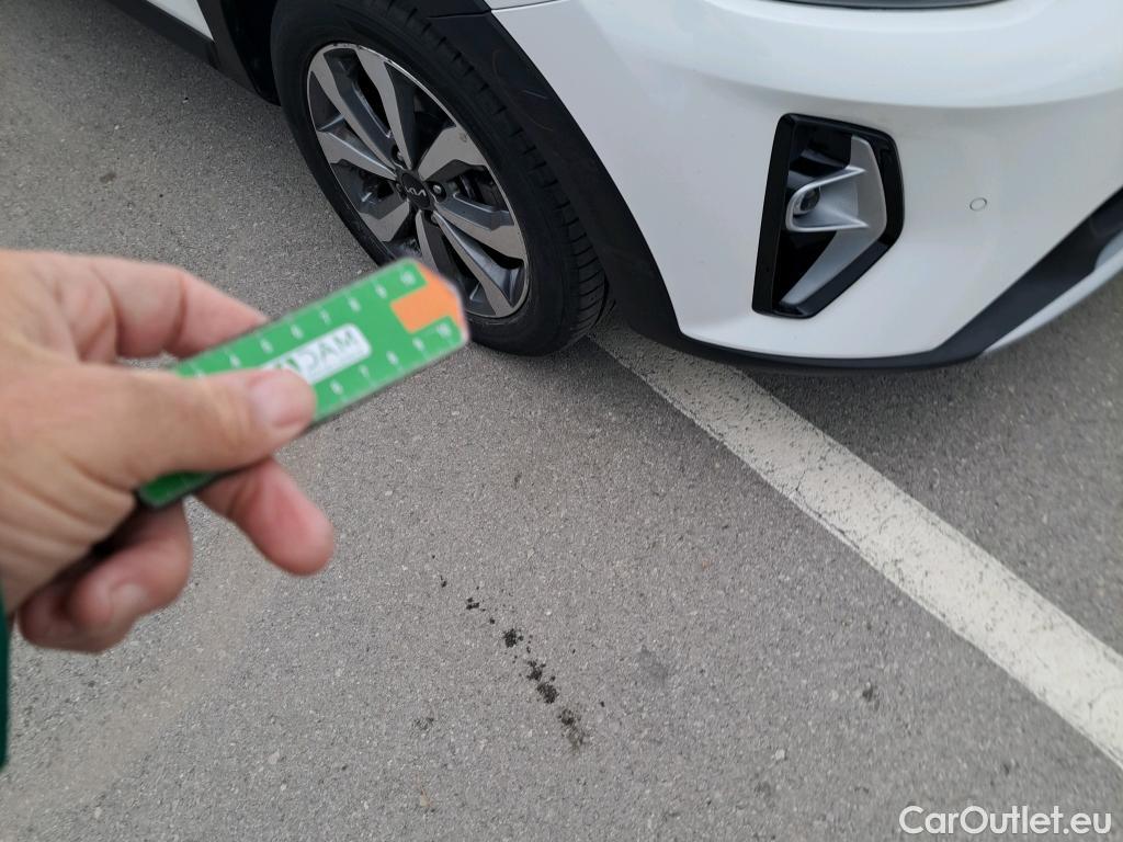  KIA  STONIC KIA  / 2017 / 5P / todoterreno 1.0 T-GDi 88kW (120CV) MHEV iMT Drive #29