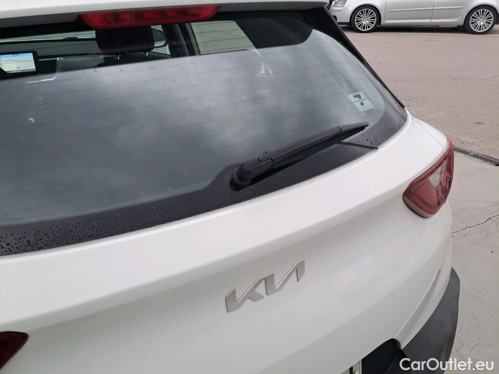  KIA  STONIC KIA  / 2017 / 5P / todoterreno 1.0 T-GDi 88kW (120CV) MHEV iMT Drive #15