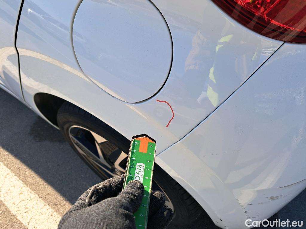  Hyundai  i10 HYUNDAI  / 2020 / 5P / berlina con portón 1.0 Tecno #10