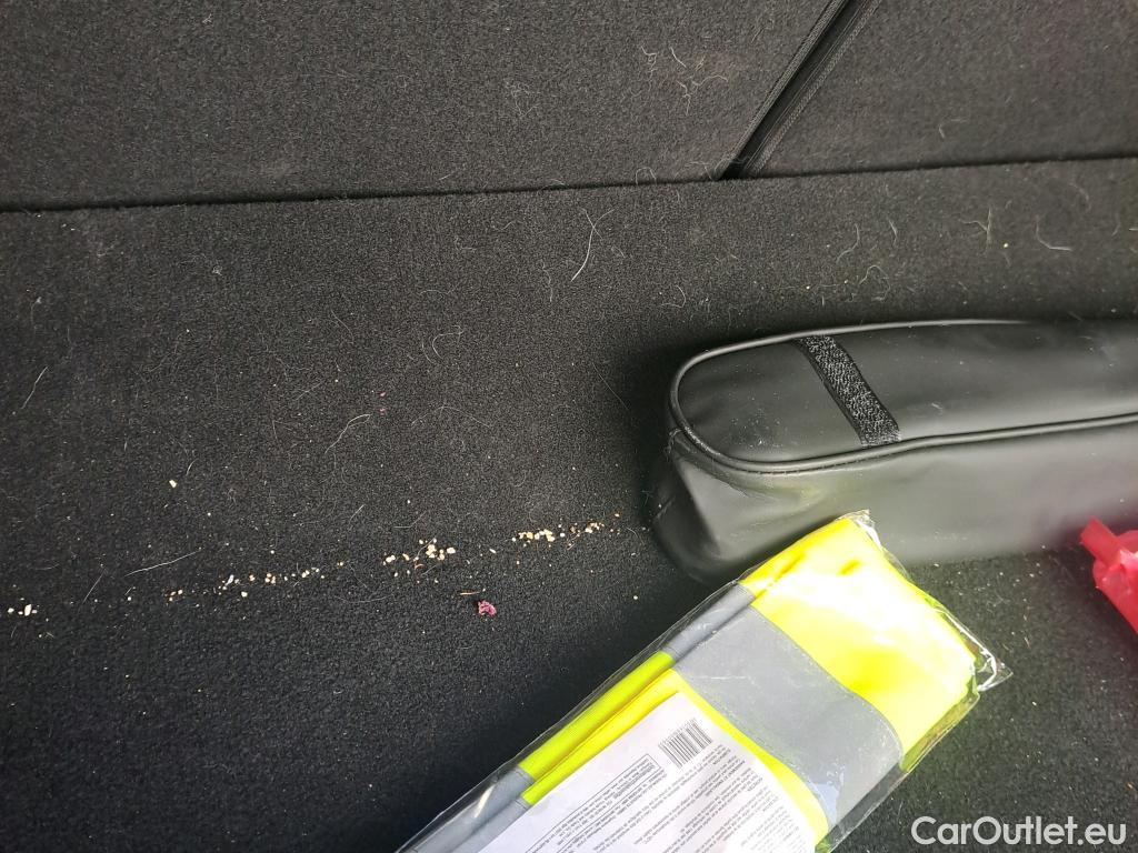  KIA  Rio KIA  / 2020 / 5P / berlina con portón 1.0 T-GDi 74kW (100CV) MHEV iMT Concept #12