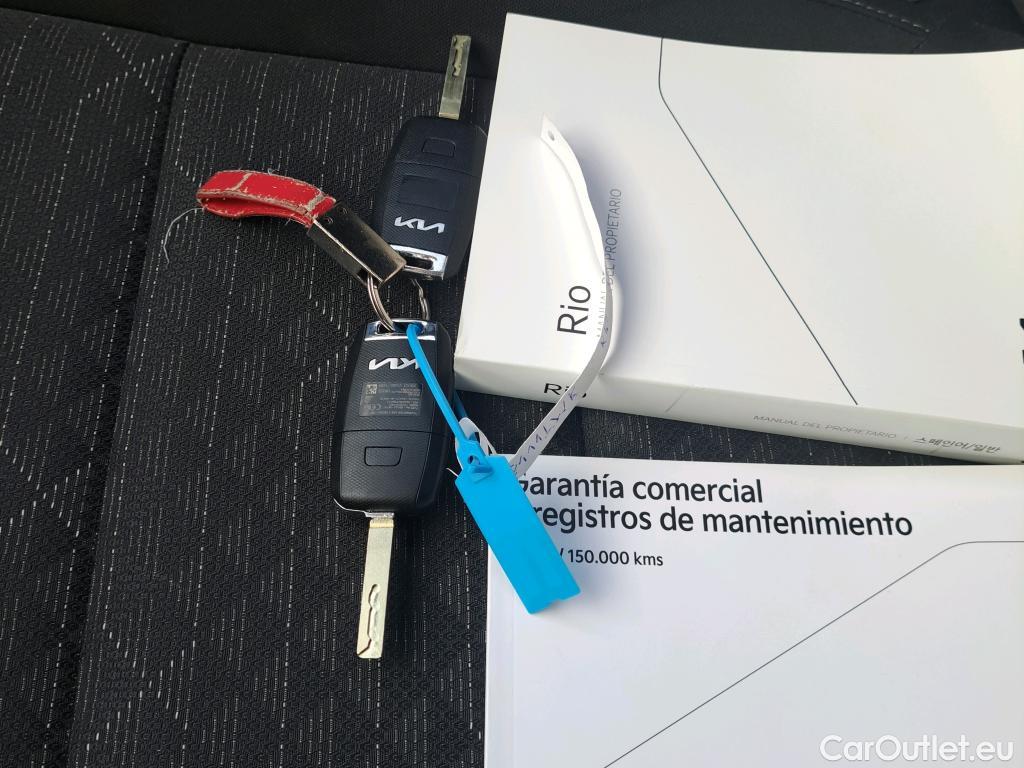  KIA  Rio KIA  / 2020 / 5P / berlina con portón 1.0 T-GDi 74kW (100CV) MHEV iMT Concept #21