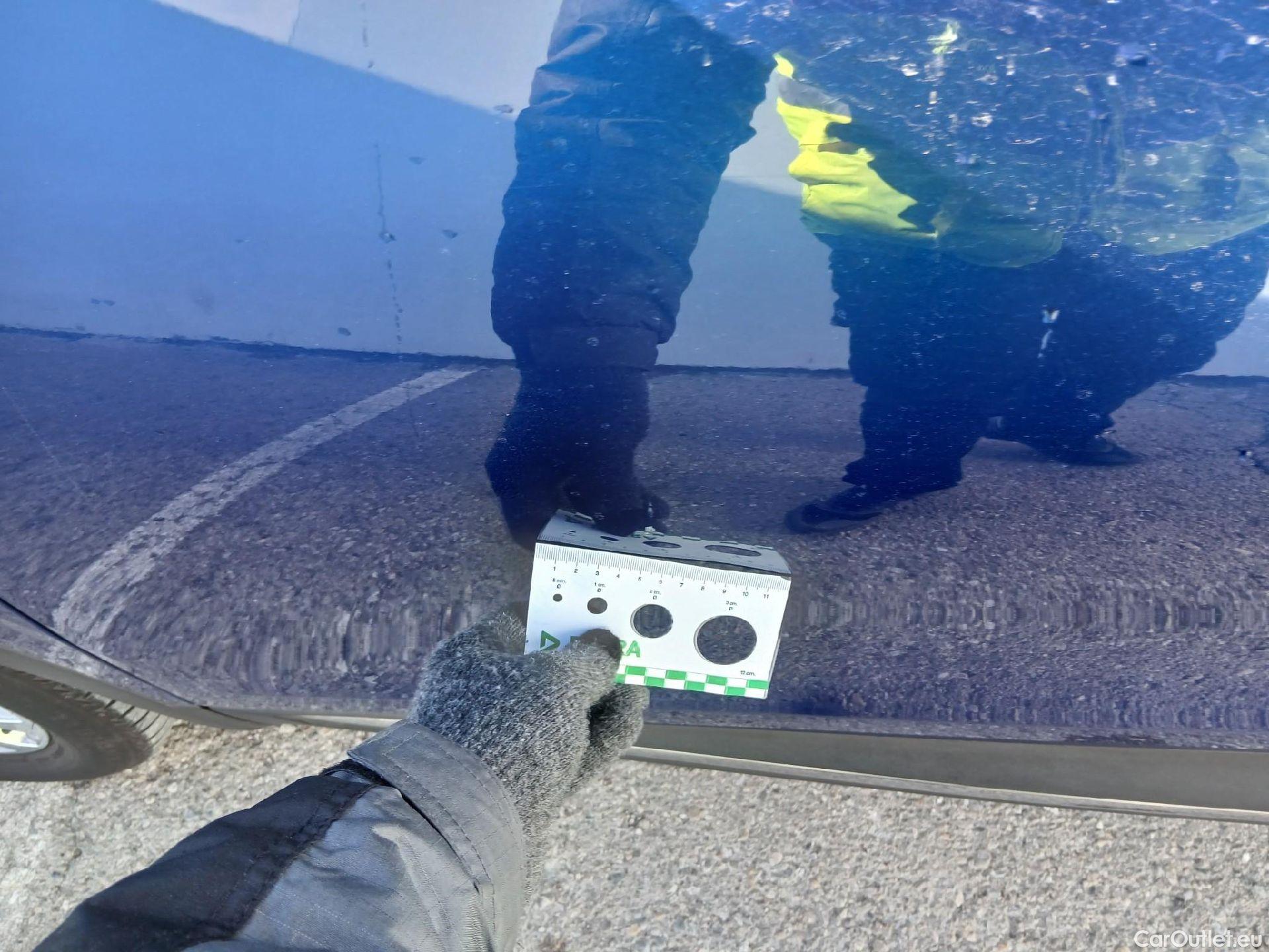  Renault  Kadjar RENAULT  / 2019 / 5P / crossover Intens Blue dCi 85kW (115CV) #8