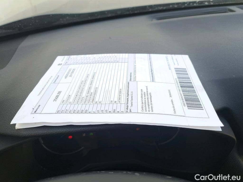  Toyota  RAV4 TOYOTA  / 2018 / 5P / todoterreno 2.5l 220H Advance #31