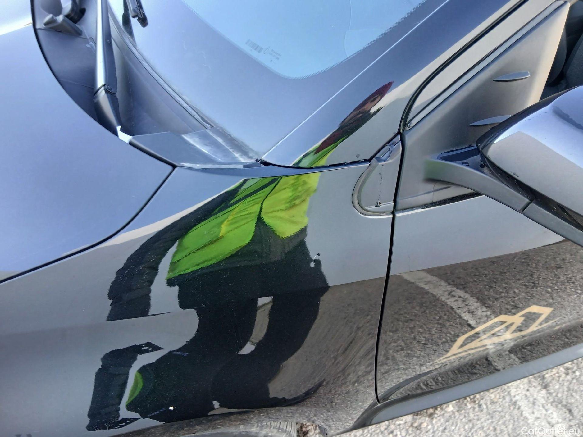  Toyota  Yaris TOYOTA  / 2020 / 5P / berlina con portón 1.5 120H Active Tech #5