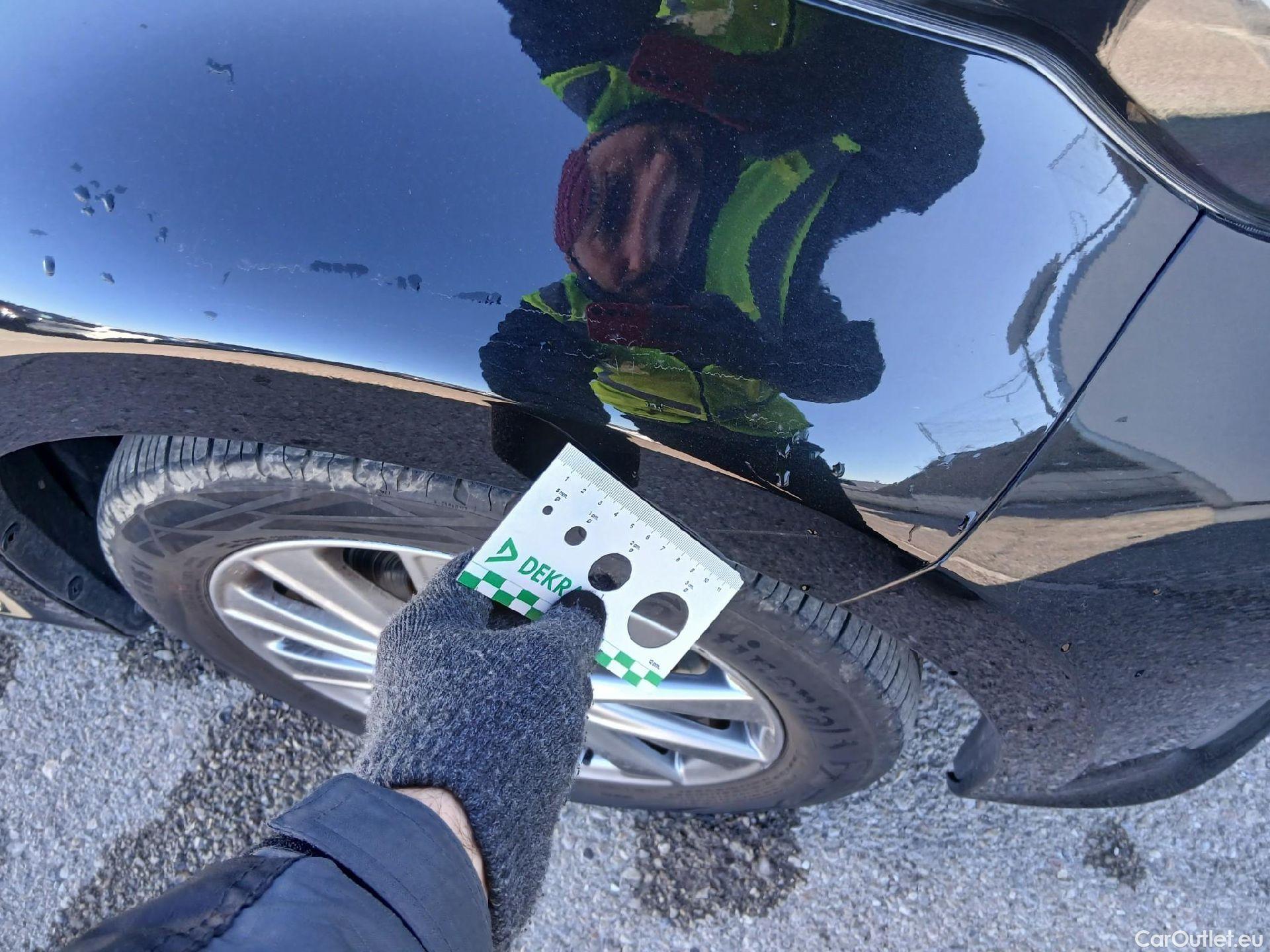  Toyota  Yaris TOYOTA  / 2020 / 5P / berlina con portón 1.5 120H Active Tech #27