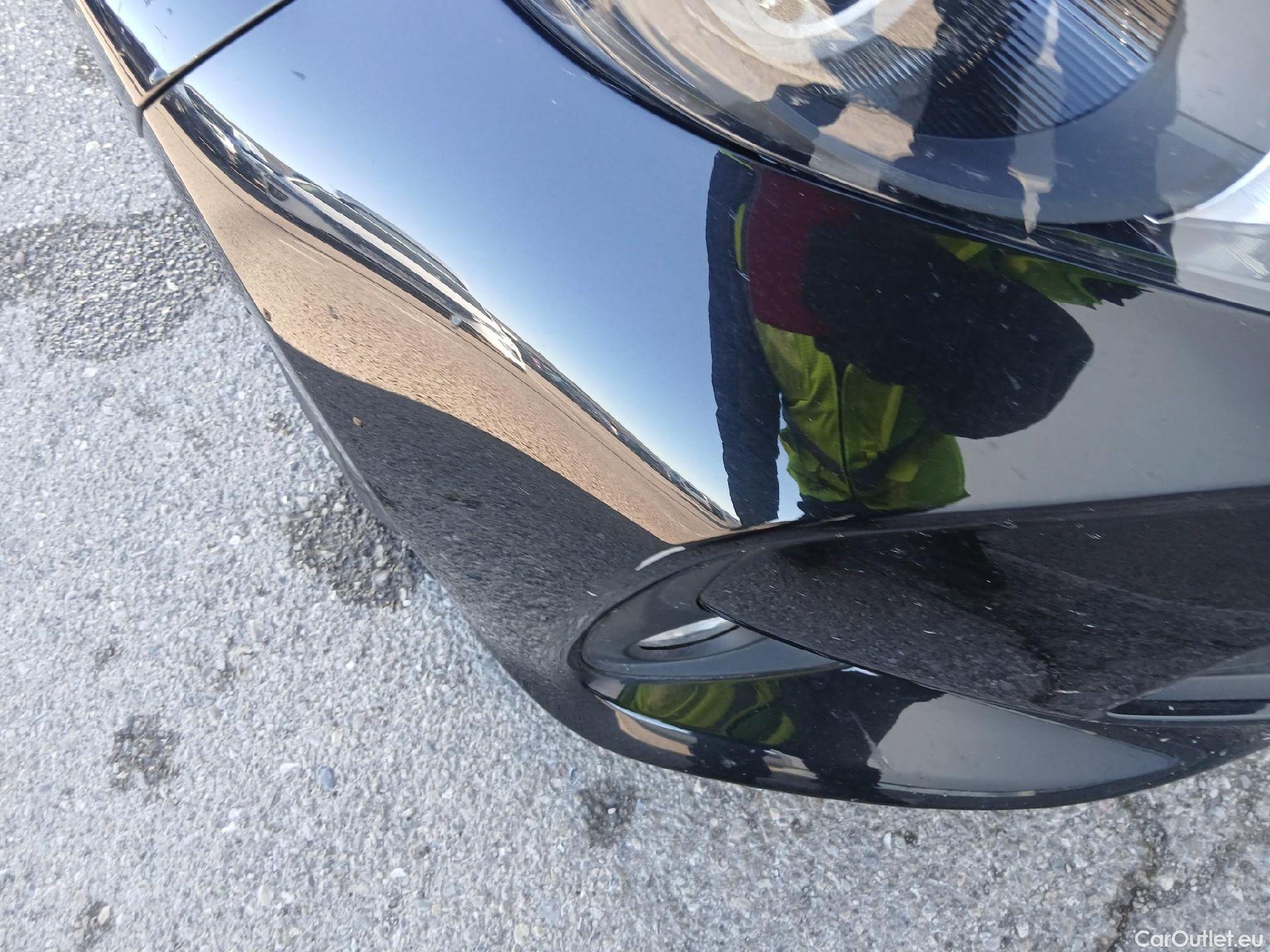  Toyota  Yaris TOYOTA  / 2020 / 5P / berlina con portón 1.5 120H Active Tech #4