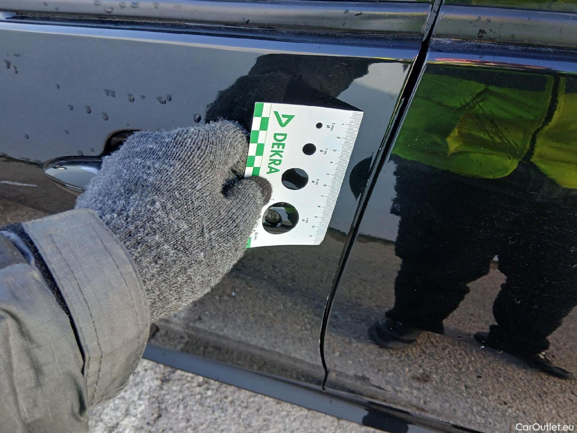  Toyota  Yaris TOYOTA  / 2020 / 5P / berlina con portón 1.5 120H Active Tech #8