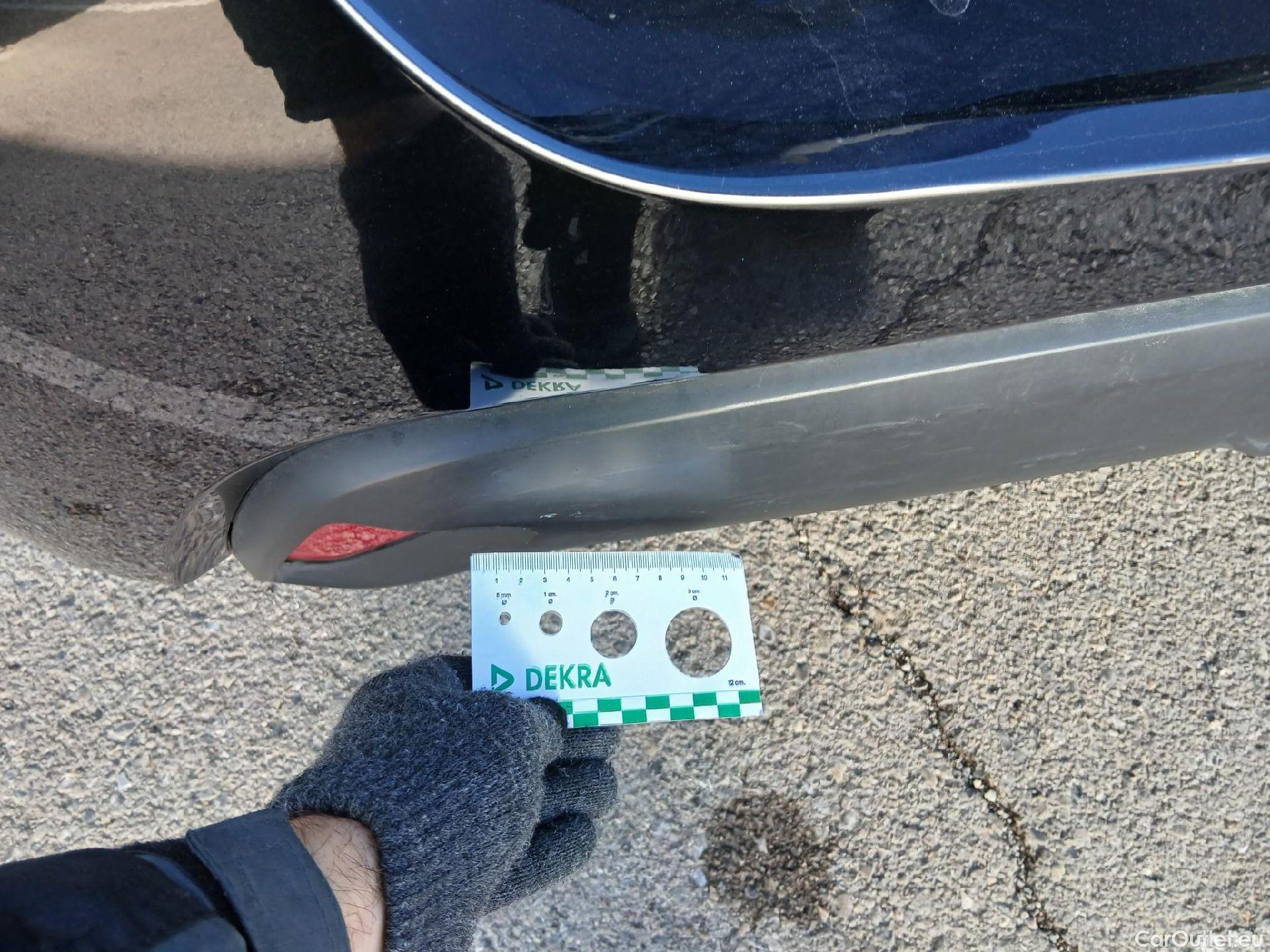  Toyota  Yaris TOYOTA  / 2020 / 5P / berlina con portón 1.5 120H Active Tech #16