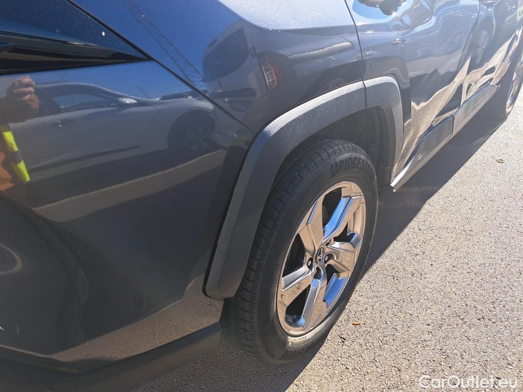  Toyota  RAV4 TOYOTA  / 2018 / 5P / todoterreno 2.5l 220H Advance #47