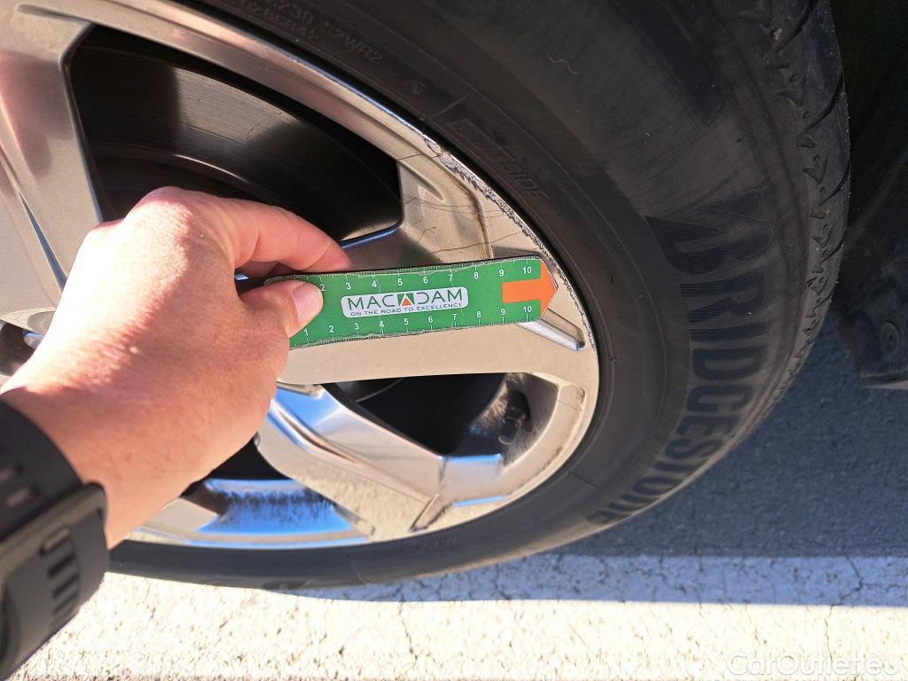  Toyota  RAV4 TOYOTA  / 2018 / 5P / todoterreno 2.5l 220H Advance #26