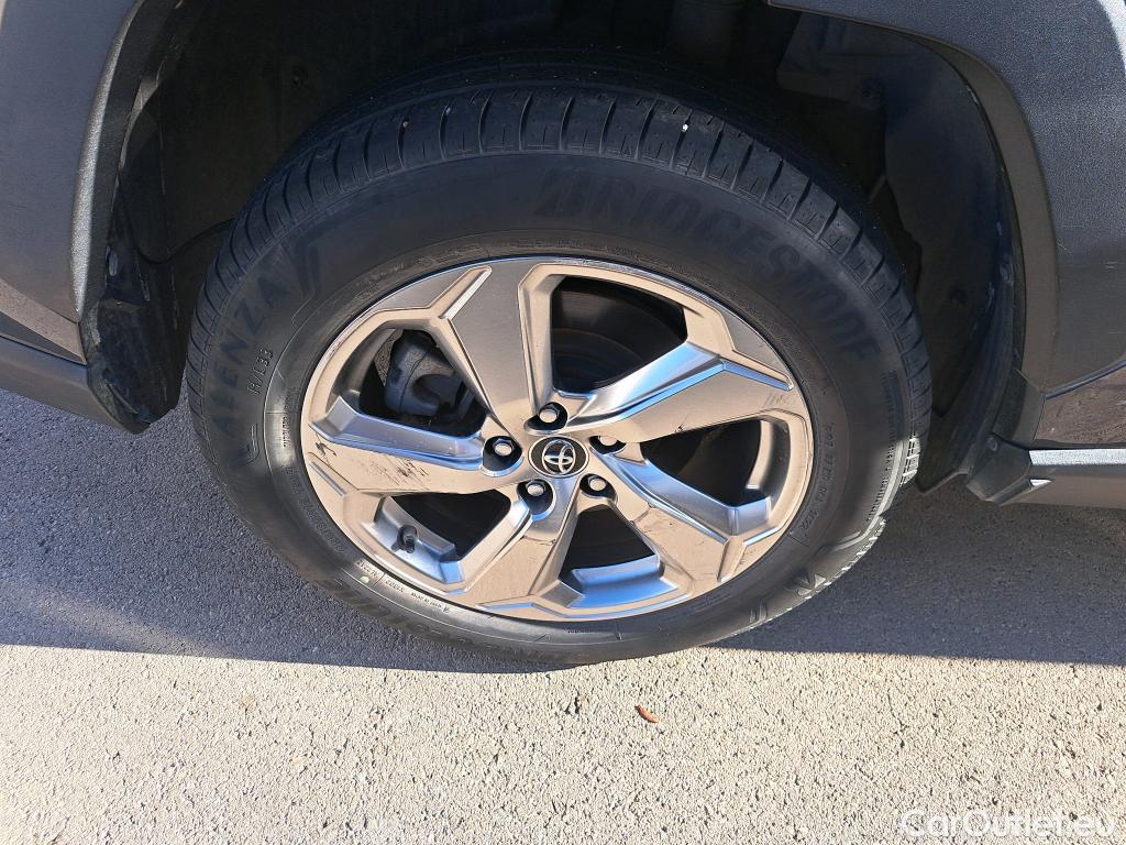  Toyota  RAV4 TOYOTA  / 2018 / 5P / todoterreno 2.5l 220H Advance #21