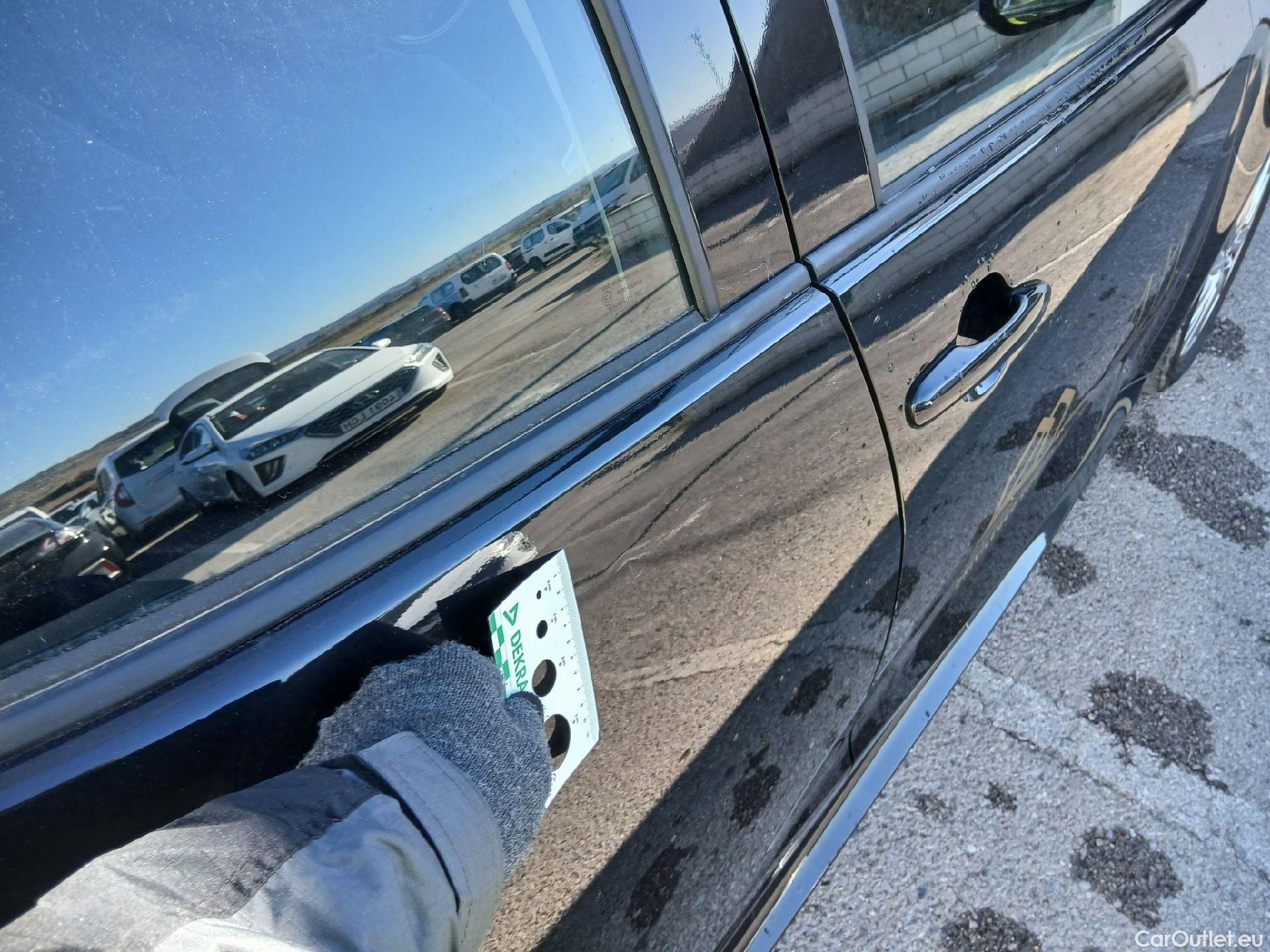  Toyota  Yaris TOYOTA  / 2020 / 5P / berlina con portón 1.5 120H Active Tech #22