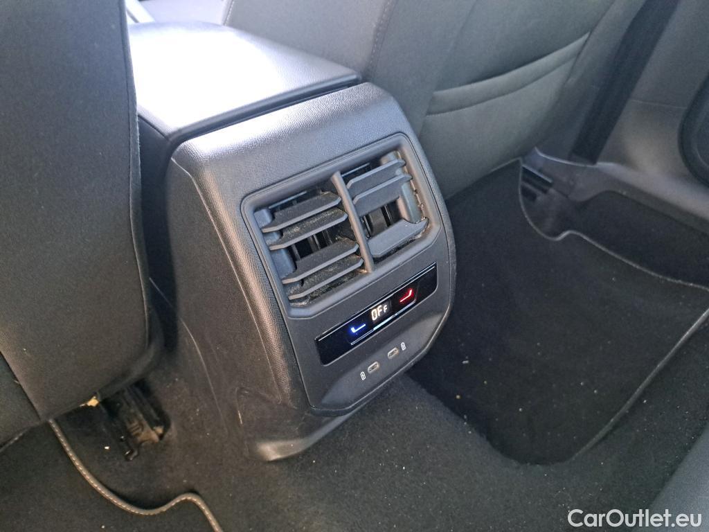  Seat  Leon SEAT Nuevo León / 2020 / 5P / familiar SP 2.0 TDI 85kW Style Go(SP) #23