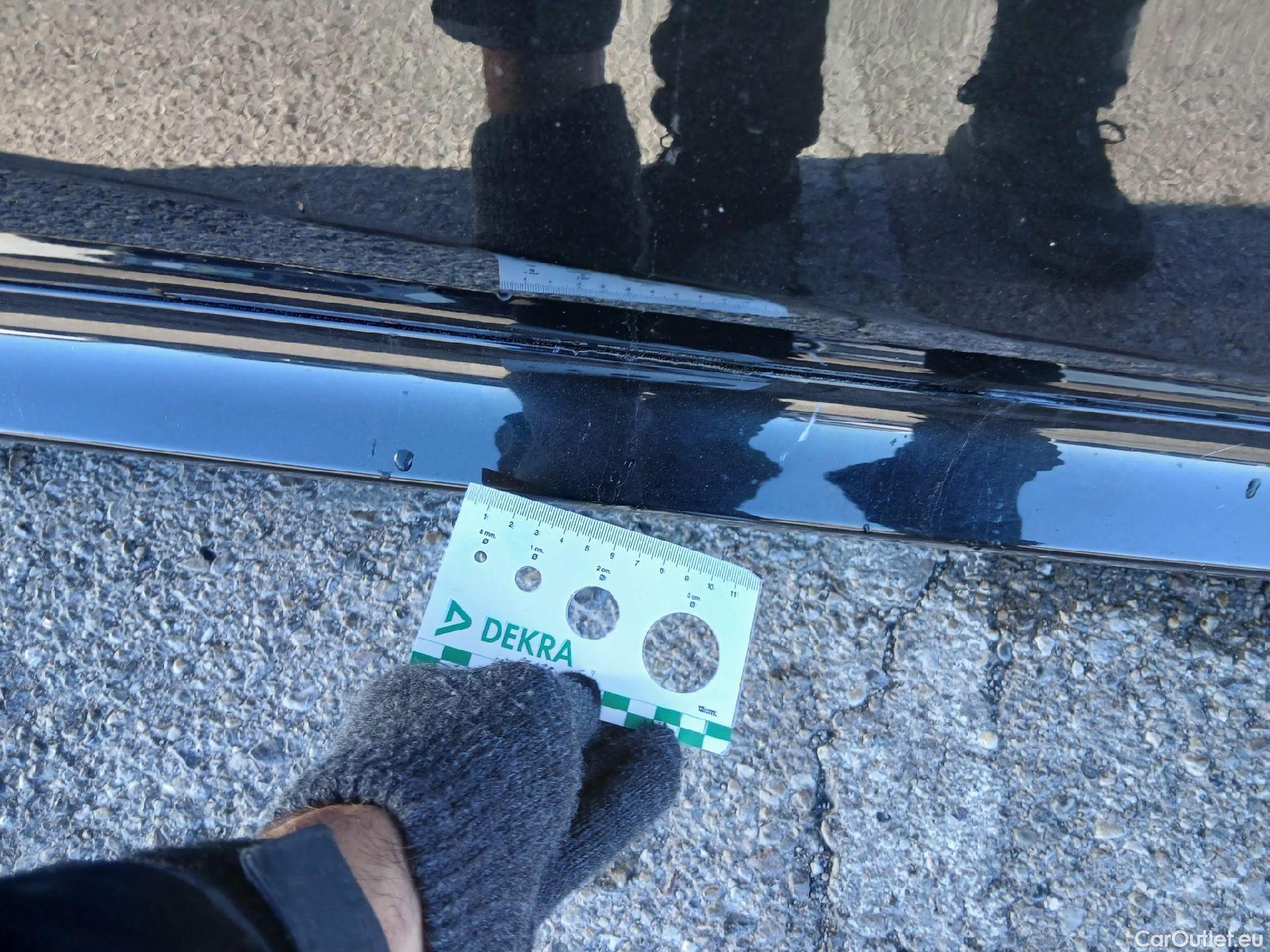  Toyota  Yaris TOYOTA  / 2020 / 5P / berlina con portón 1.5 120H Active Tech #26