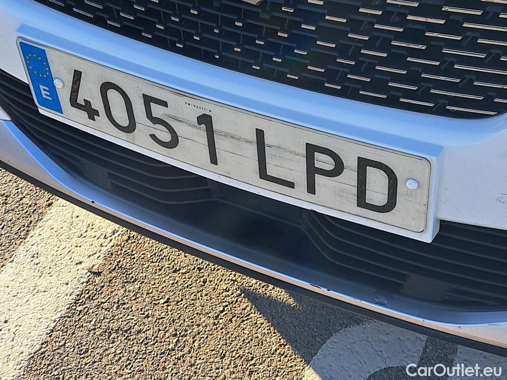  Peugeot  2008 PEUGEOT  / 2019 / 5P / todoterreno Allure Pack BlueHDI 81kW (110CV) #15