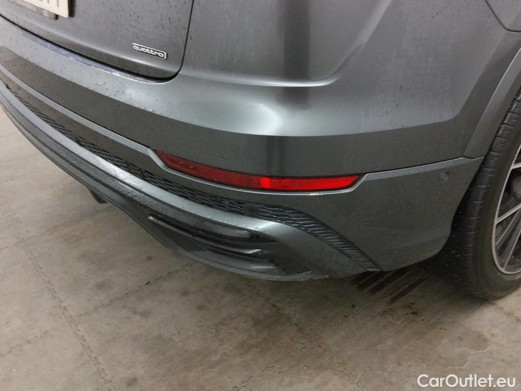  Audi  Q8 AUDI  / 2018 / 5P / todoterreno 50 TDI 210kW Black Line Plus quattro tip #19